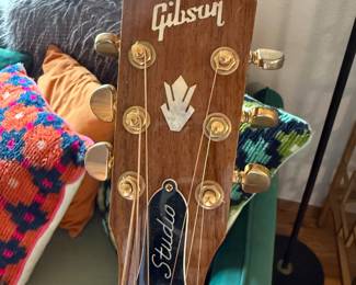 Gibson Studio Guitar