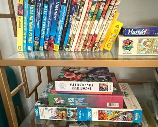 Manga, Puzzles, travel books