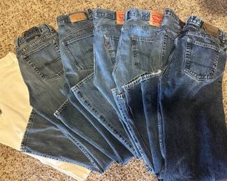 Quality Mens Jean Collection 7 Pairs Levi, Lucky, Calvin Klein, Nautica