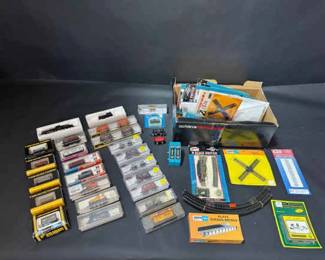 Large N Scale Model Train Lot Locomotives, Rolling Stock, Track, Switches Accessories