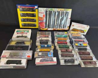 Large N Scale Model Train Collection Locomotives, Freight Cars Passenger Set
