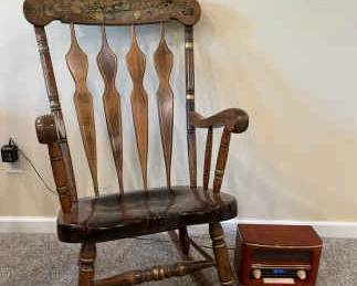 Wolverine Retro 100 Bluetooth AM FM Radio And Vintage Rocking Chair
