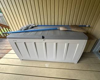 Outdoor storage bench