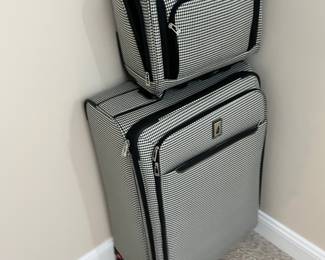 London fog suitcases