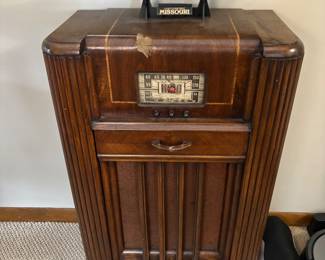 Vintage Radio/ Did I mention models
