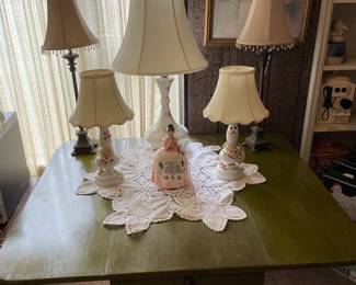 Very cool green Duncan Phyfe table and lamps