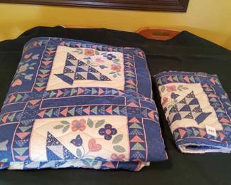 Matching Quilt And Window Valence