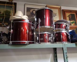 DRUM SET