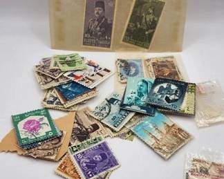 LARGE LOT OF EGYPTIAN VINTAGE STAMPS