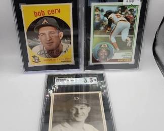 LOT OF VINTAGE BASEBALL SGC GRADED