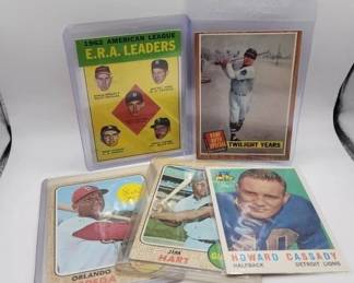LOT OF VINTAGE CARDS INCLUDING BABE RUTH
