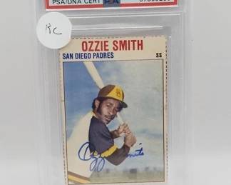 1979 OZZIE SMITH ROOKIE AUTOGRAPHED HOSTES CARD.