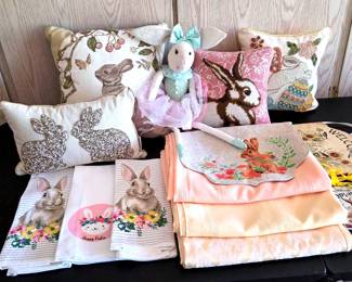 Easter Pillows Linens