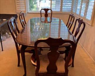 Beautiful Dining Room Table And Chair