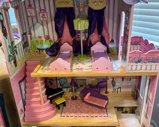 Kid Kraft Dollhouse with Furniture