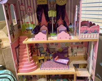 Kidcraft Dollhouse with Furniture