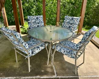 Patio Table and 4 Chairs
