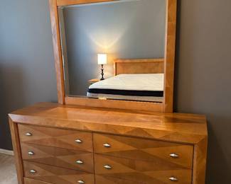 Cherry Wood, Diamond Design Dresser with Mirror