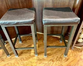 Set of 4 brown bar stools