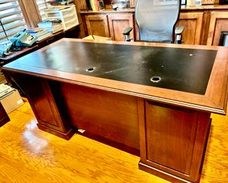 Handsome office desk