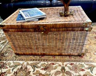 Wicker trunk