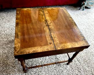 Clever fold top table