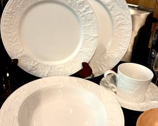 Set of Phaltzcraff white dishes