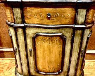 Two tone cabinet