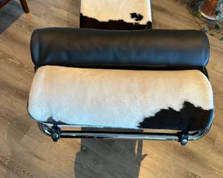 Cassina chaise - $4000 or best offer. Call Patty (or text) with offers to buy and setup a pickup. We will make pickup easy for you! 847-772-0404.
