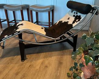 Cassina chaise - $4000 or best offer. Call Patty (or text) with offers to buy and setup a pickup. We will make pickup easy for you! 847-772-0404.