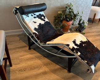 Cassina chaise - $4000 or best offer. Call Patty (or text) with offers to buy and setup a pickup. We will make pickup easy for you! 847-772-0404.