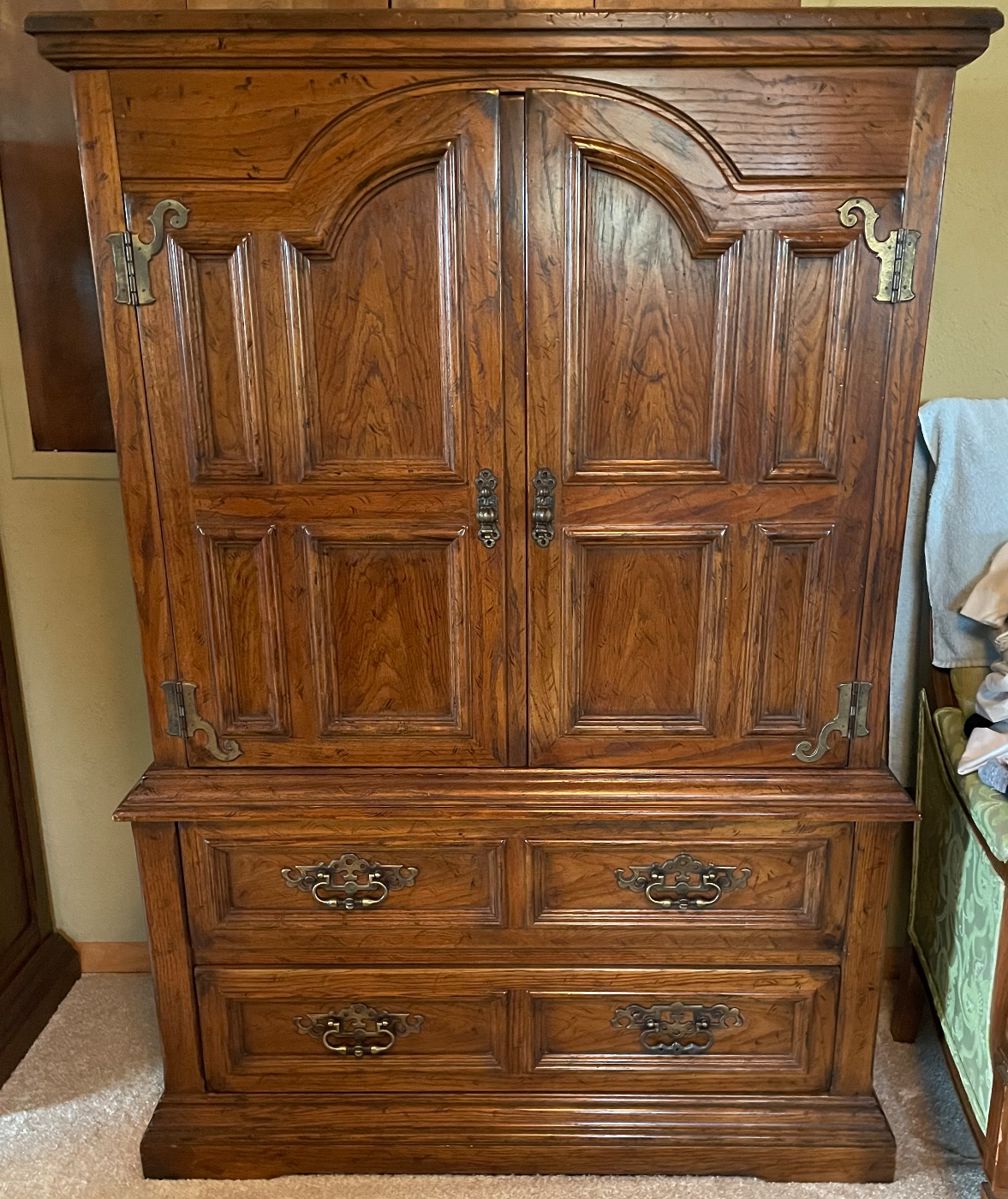 Drexel Bishopgate armoire/wardrobe