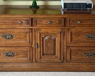Drexel Bishopgate triple dresser