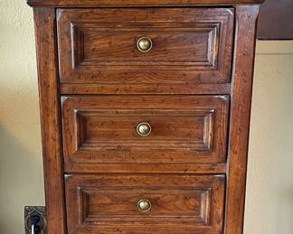 Drexel Bishopgate lingerie/jewelry chest