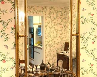 Fine decorative mirror