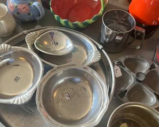 Serving pieces
