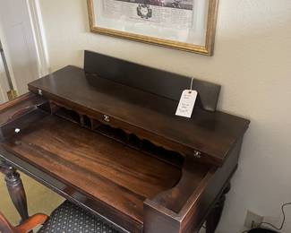 Spinet desk