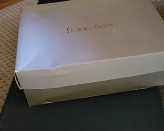 Name brand shoes. Sizes 7 and 7.5
Also sizes 9 and 9.5 shoes