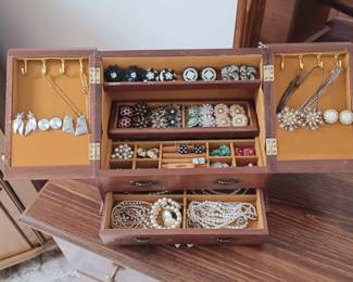 Jewelry chest with contents