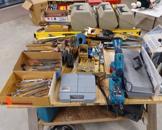 Table is full of quality tools