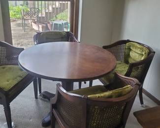 4 Club Chairs and Table