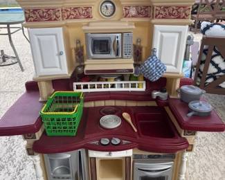 Wonderful Little Girls Kitchen