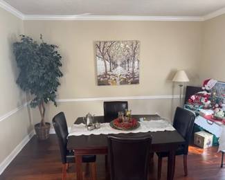 Dining Table with 4 leather chairs