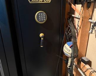 Stack=on gun safe