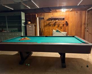 Pool table