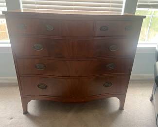 Nice antique chest of drawers!