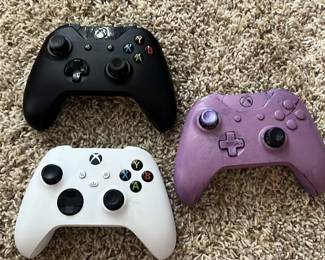Wireless Xbox controllers
