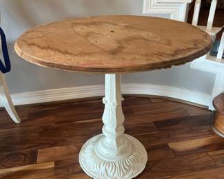 Great base for a piece of marble? Maybe just a table cloth, Hand painted top? The possibilities are endless.!!