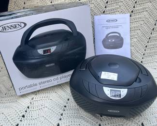 Portable stereo CD player
