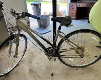 REI T.nine crosswind women’s bike. 18 speed!